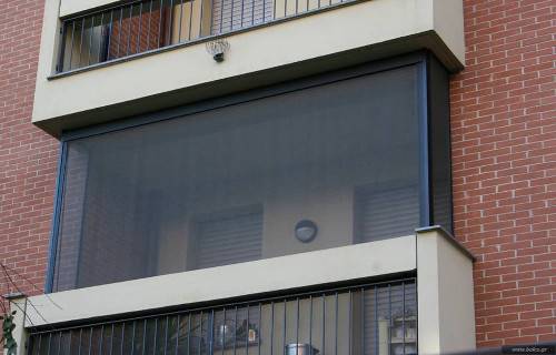 Plasa rulou cu telecomanda si detector de obstacol